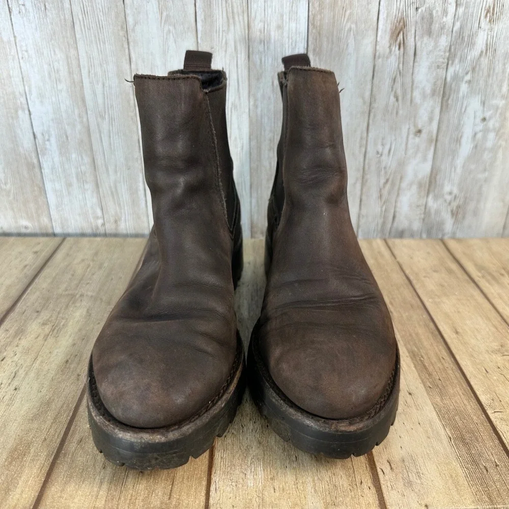 Thursday Everyday‎ Leather Brown Ankle Boots Chelsea Lug Chunky Sole Size 5 US
